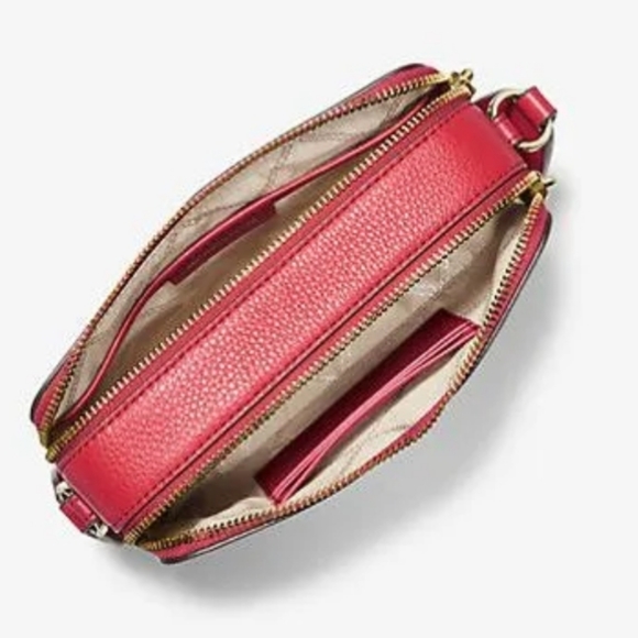 🥳SOLD🥳Michael Kors Women's Red Jet Set Small Pebbled Leather Double Zip Camera - Picture 3 of 13